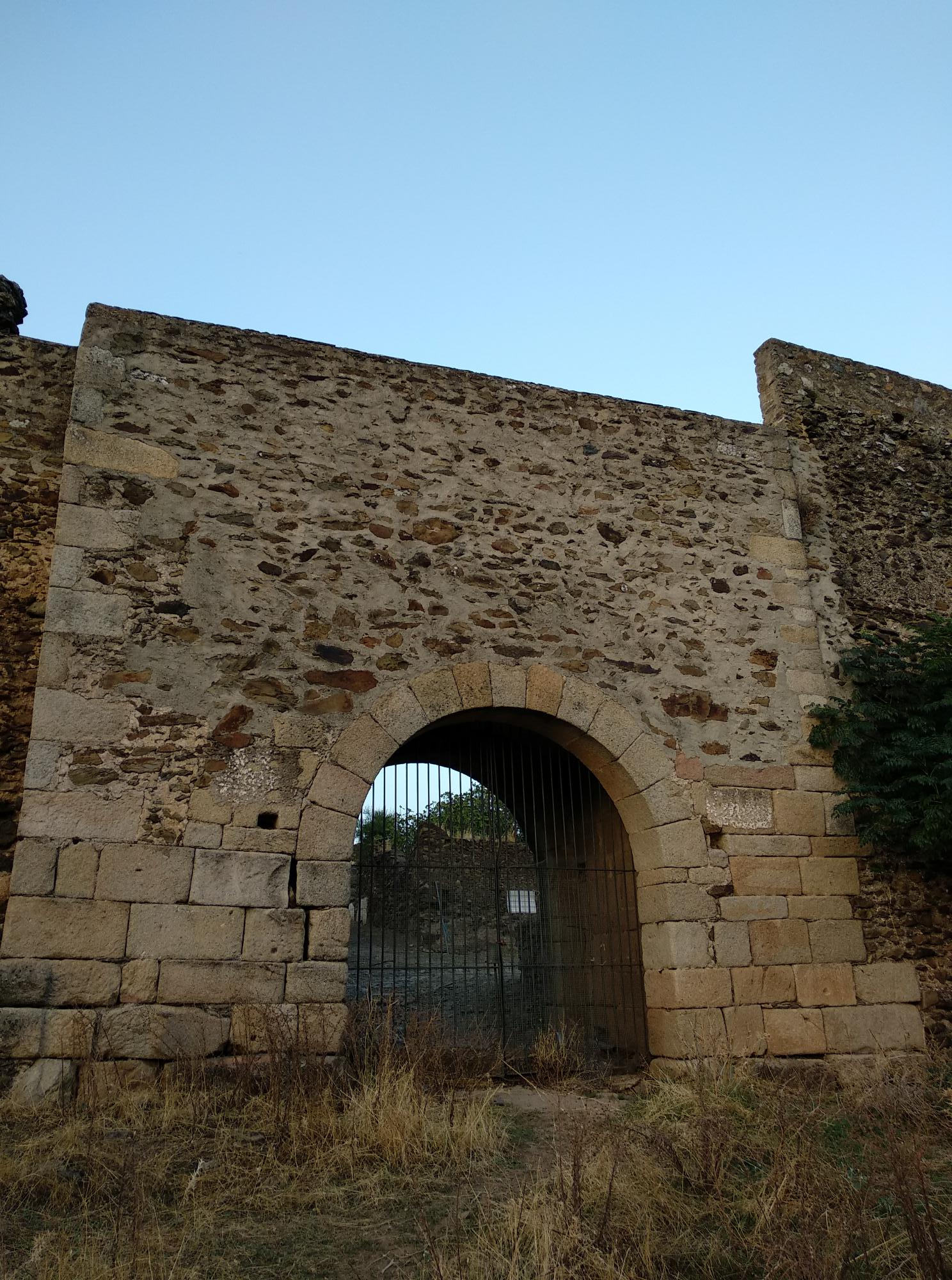 Granadilla, puerta de Coria